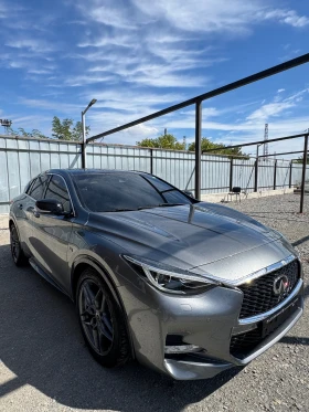 ������ Infiniti Q30