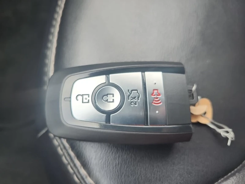 Ford Explorer XLT  CARFAX, снимка 8 - Автомобили и джипове - 52694229