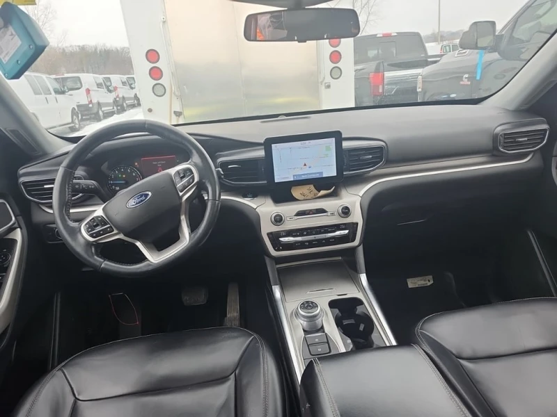 Ford Explorer XLT  CARFAX, снимка 11 - Автомобили и джипове - 52694229