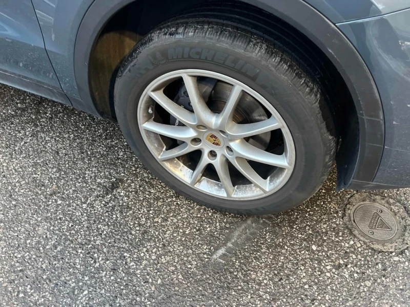 Porsche Cayenne 2019 AWD * CARFAX * БЕЗ ПЪРВОНАЧАЛНА ВНОСКА, снимка 7 - Автомобили и джипове - 52852252