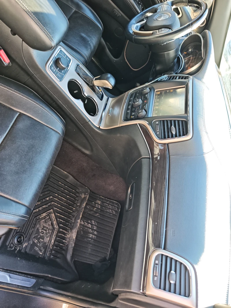 Jeep Grand cherokee 5.7 Overland , снимка 14 - Автомобили и джипове - 52938881