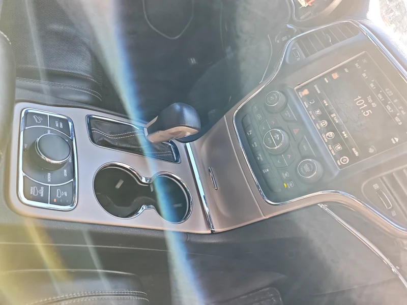 Jeep Grand cherokee 5.7 Overland , снимка 13 - Автомобили и джипове - 52938881