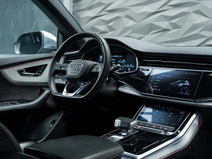Audi SQ8 QUATTRO* MATRIX* CERAMIC* CAMERA* DRIVE SELECT* , снимка 12 - Автомобили и джипове - 54382912