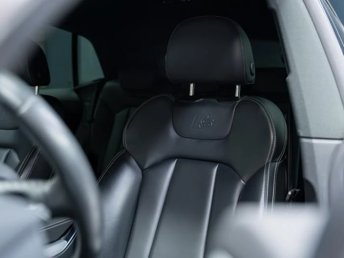 Audi SQ8 QUATTRO* MATRIX* CERAMIC* CAMERA* DRIVE SELECT* , снимка 6 - Автомобили и джипове - 54382912