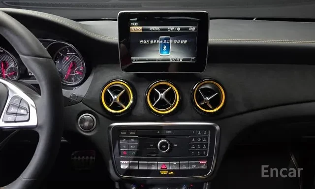 Mercedes-Benz GLA 45 AMG 50th Anniversary , снимка 11 - Автомобили и джипове - 56093154