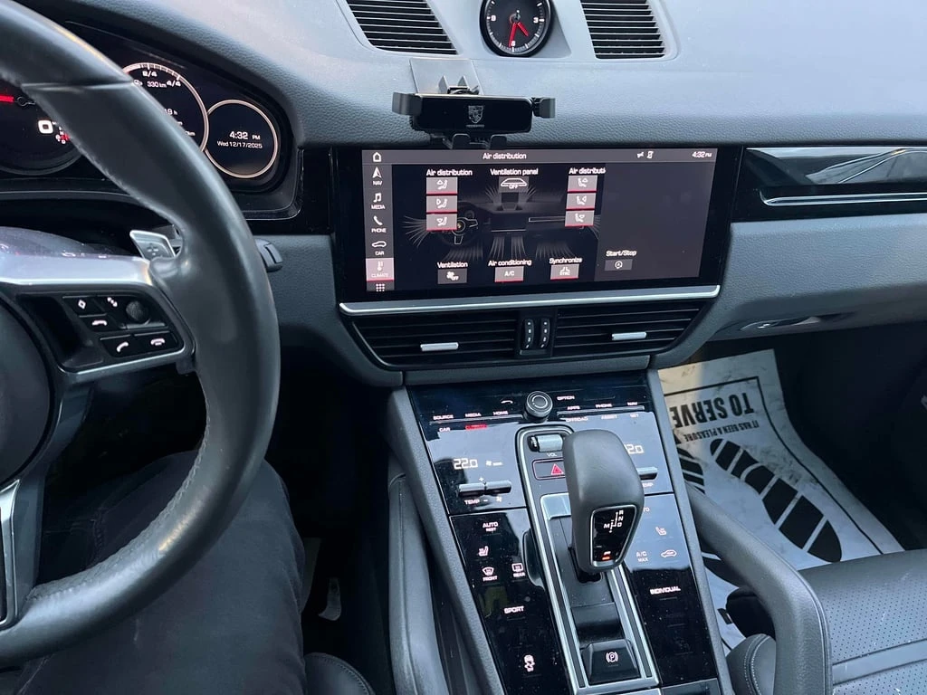 Porsche Cayenne 2019 AWD * CARFAX * БЕЗ ПЪРВОНАЧАЛНА ВНОСКА - изображение 10