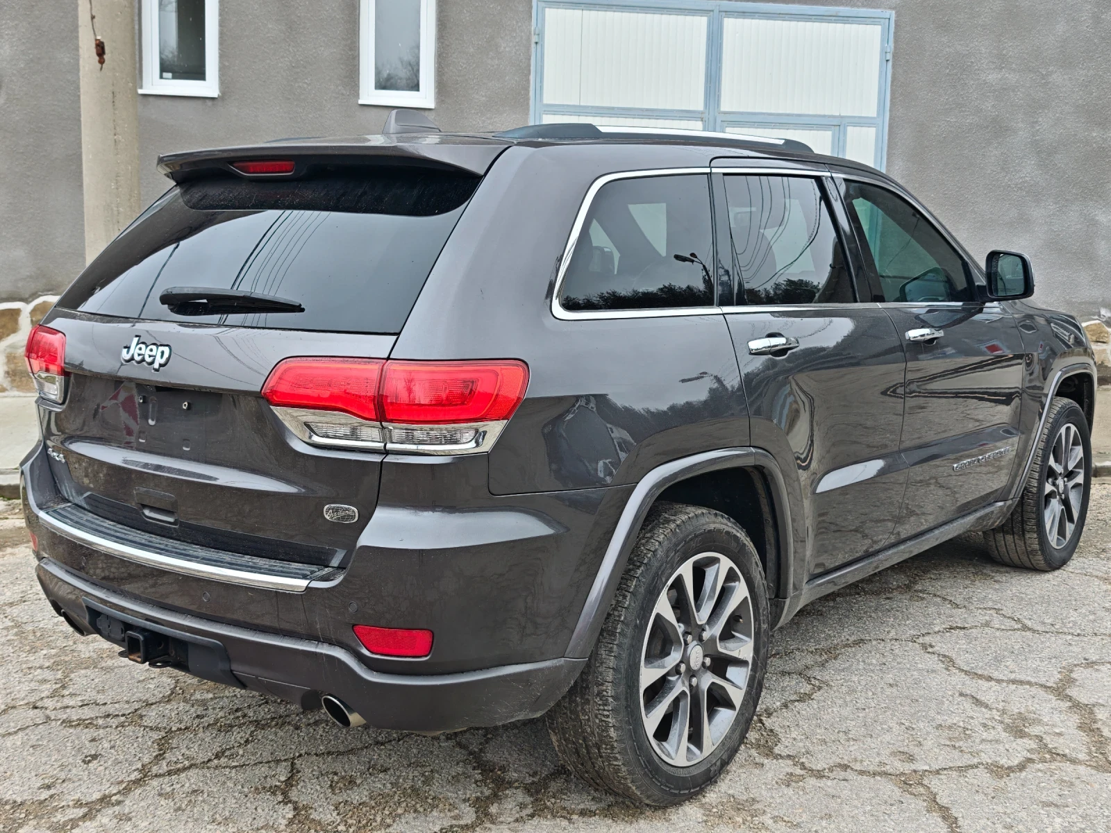 Jeep Grand cherokee 5.7 Overland  - изображение 4
