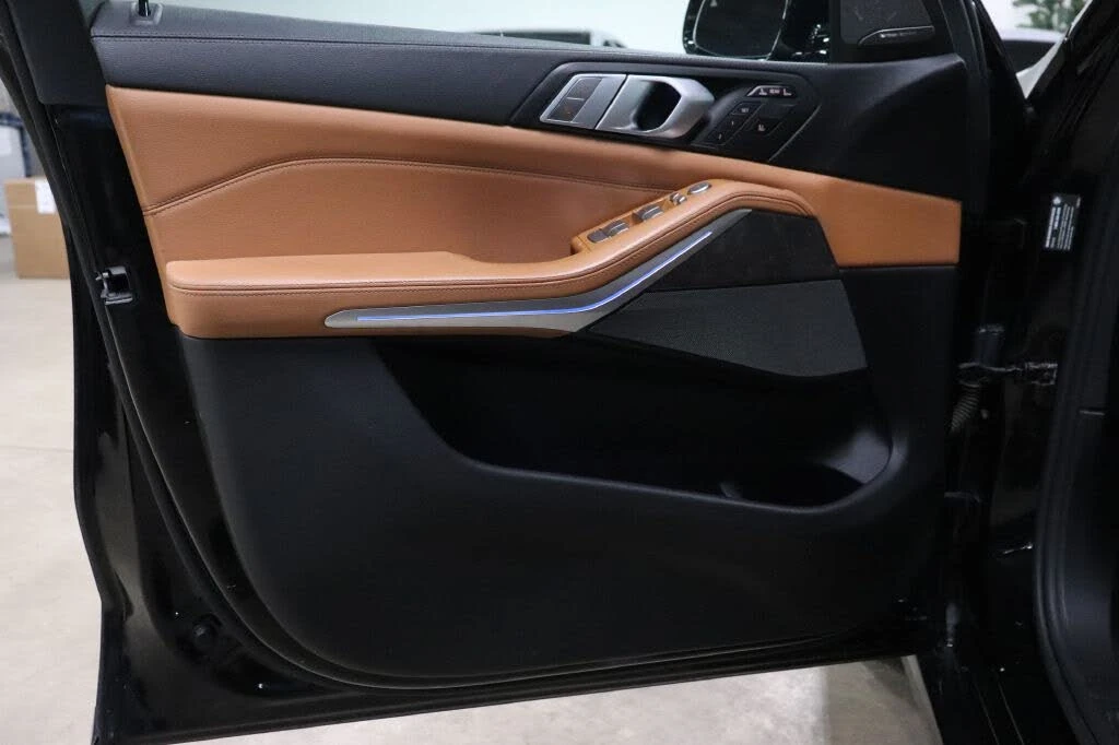 BMW X7 xDrive40i, снимка 14 - Автомобили и джипове - 54031906