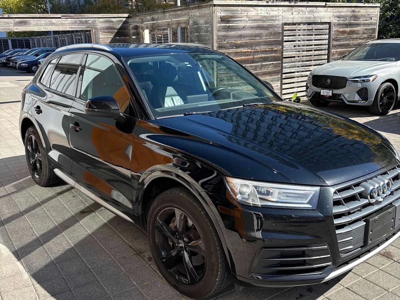Audi Q5 | Progressiv | CARFAX | ПОДГРЕВ | ПАНОРАМА | , снимка 3 - Автомобили и джипове - 54307080
