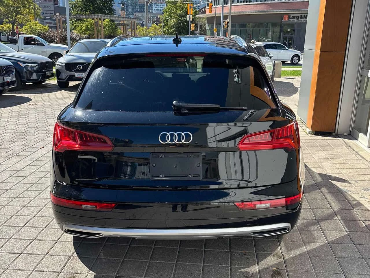 Audi Q5 | Progressiv | CARFAX | ПОДГРЕВ | ПАНОРАМА | , снимка 4 - Автомобили и джипове - 54307080