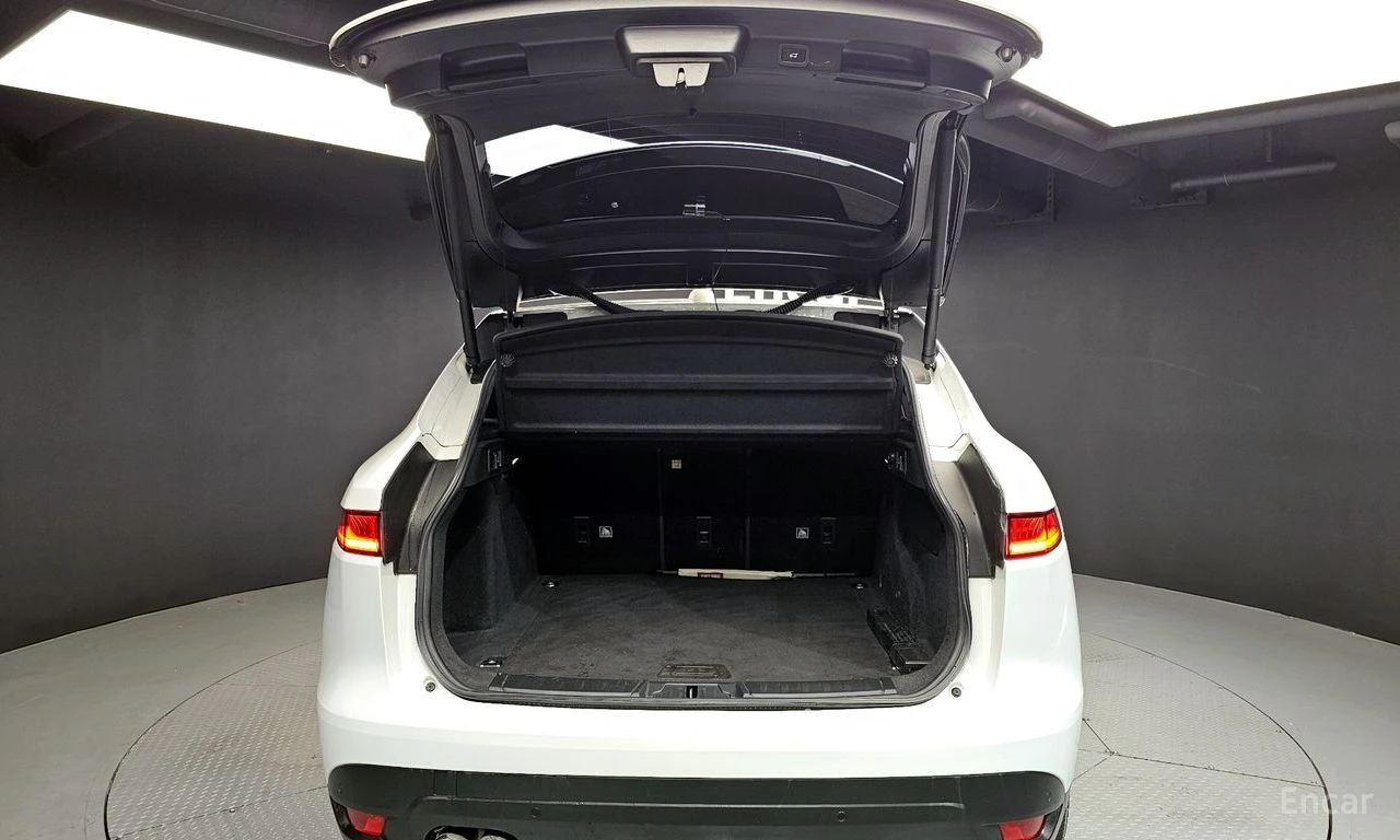 Jaguar F-PACE * 2.0d* КОЖА* ПОДГРЕВ* ПАНОРАМА* NAVI* LED* , снимка 17 - Автомобили и джипове - 54596104