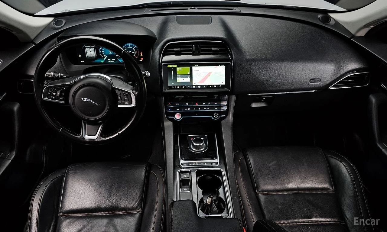 Jaguar F-PACE * 2.0d* КОЖА* ПОДГРЕВ* ПАНОРАМА* NAVI* LED* , снимка 6 - Автомобили и джипове - 54596104