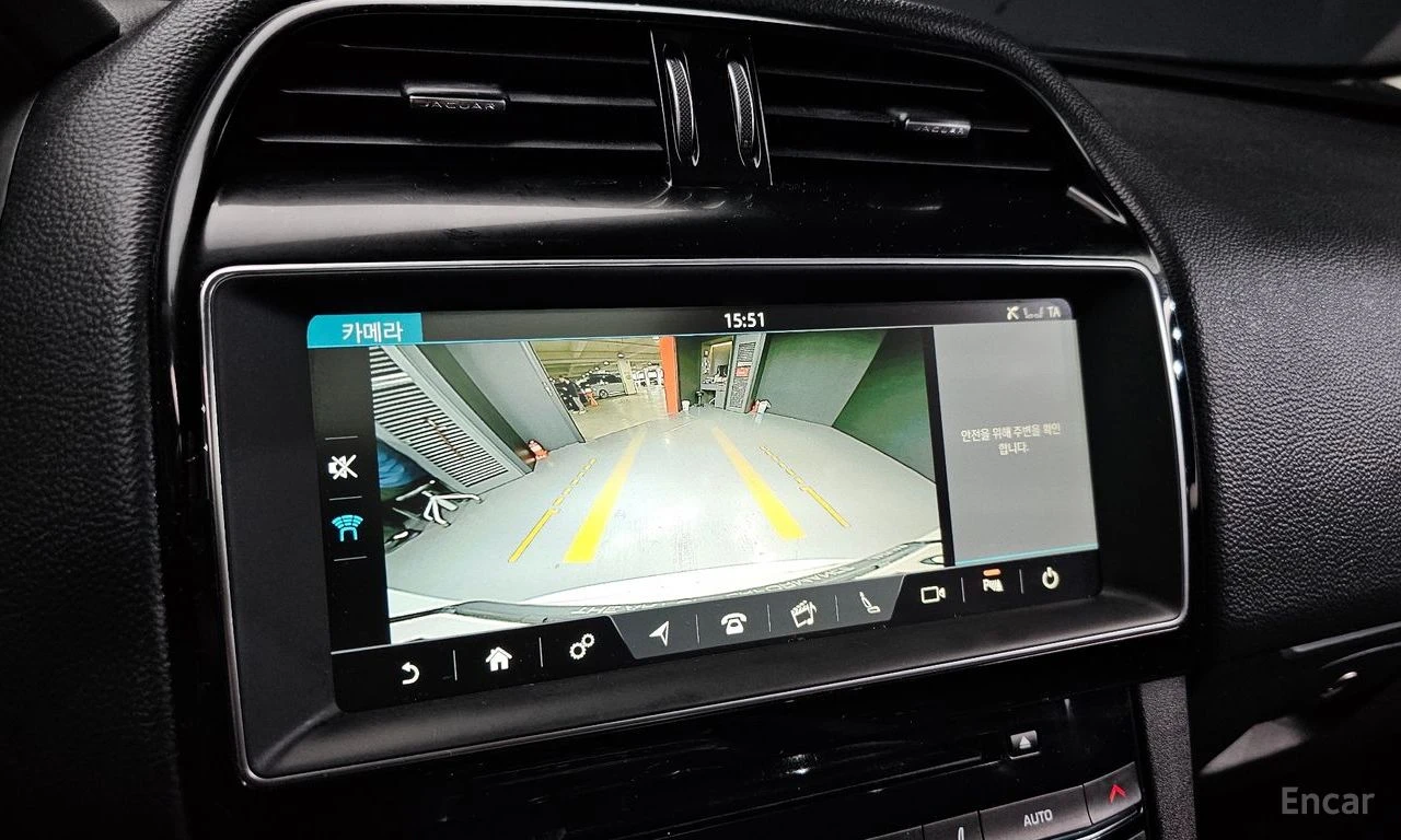 Jaguar F-PACE * 2.0d* КОЖА* ПОДГРЕВ* ПАНОРАМА* NAVI* LED* , снимка 12 - Автомобили и джипове - 54596104