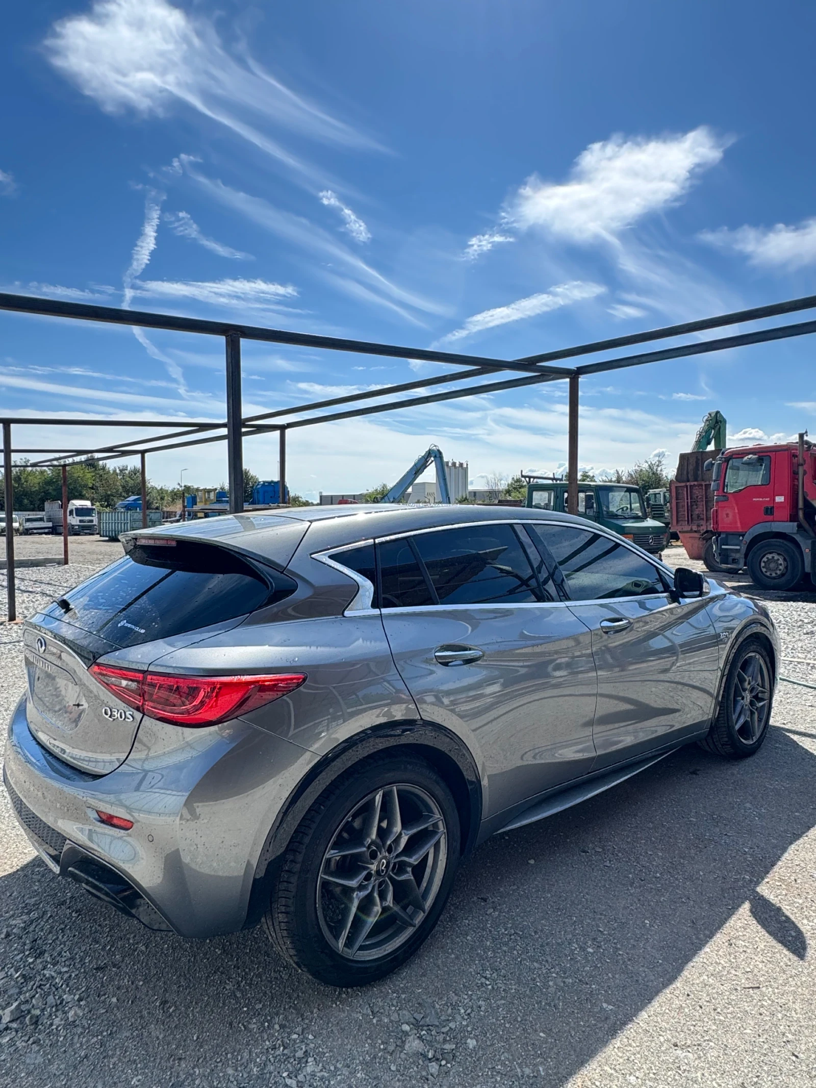 Infiniti Q30 Наличен S 2.0T ВИДЕО, снимка 7 - Автомобили и джипове - 55216357