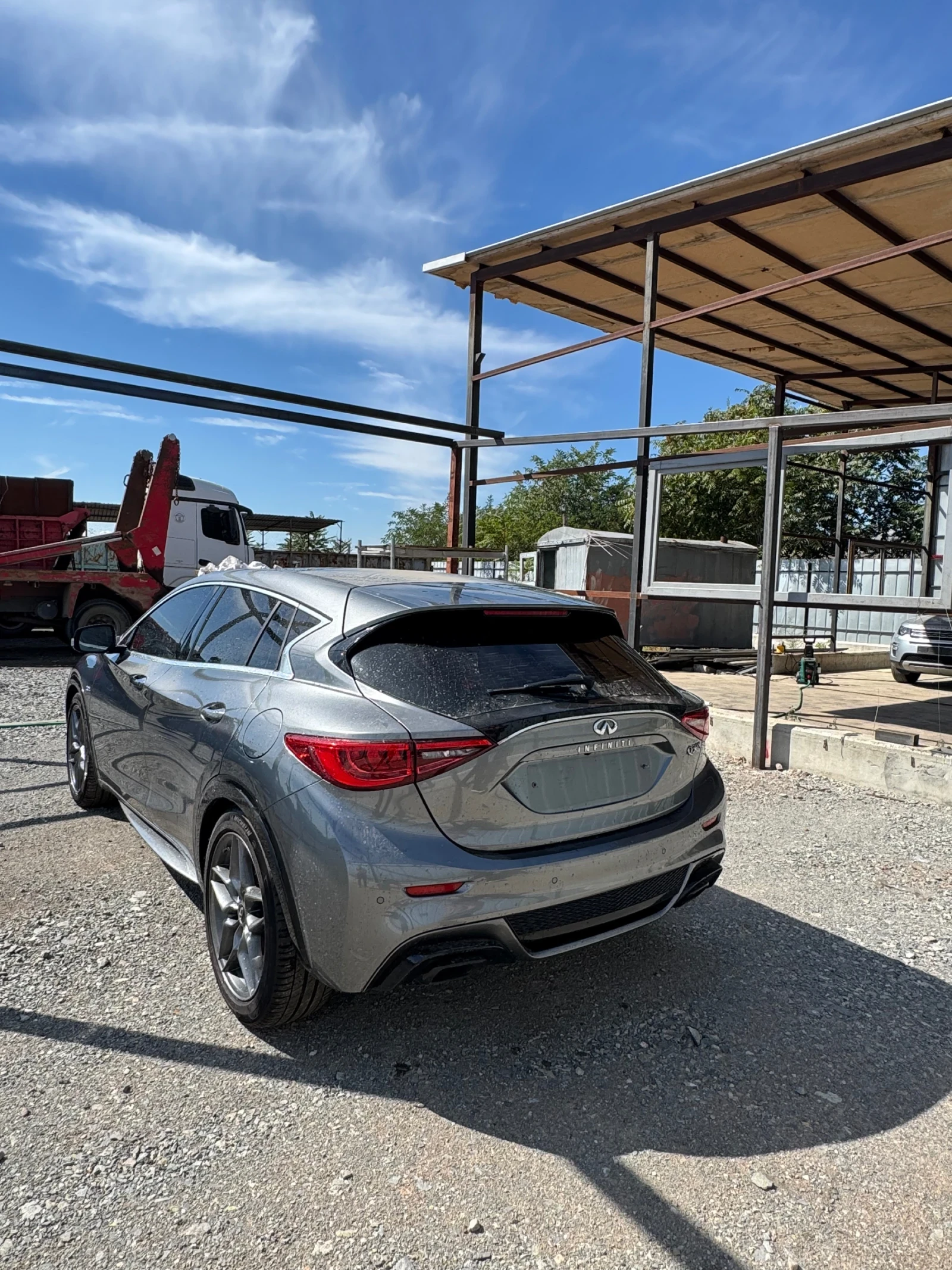 Infiniti Q30 Наличен S 2.0T ВИДЕО, снимка 5 - Автомобили и джипове - 55216357