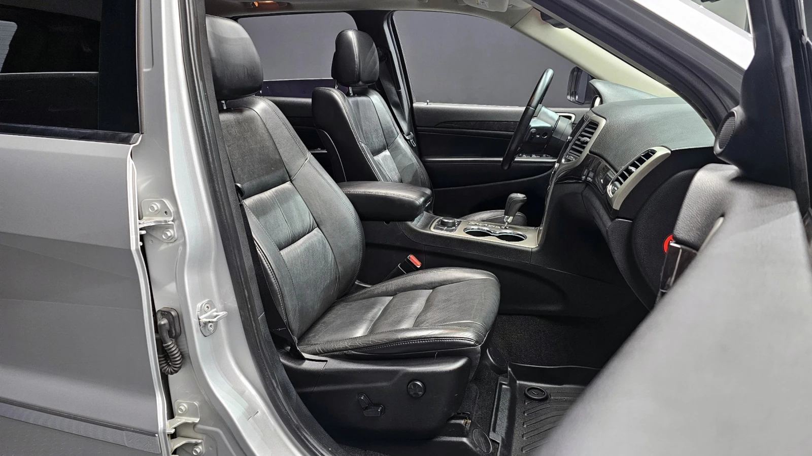Jeep Cherokee 3.0* ЛЮК* КРАЙНА ЦЕНА, снимка 10 - Автомобили и джипове - 55594526