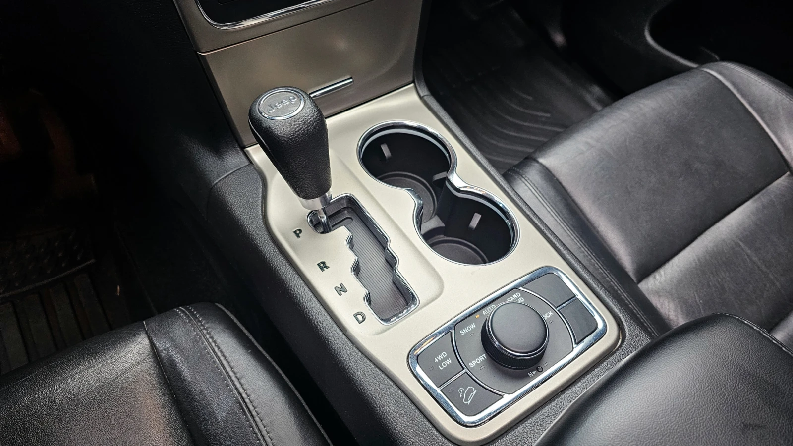 Jeep Cherokee 3.0* ЛЮК* КРАЙНА ЦЕНА, снимка 9 - Автомобили и джипове - 55594526