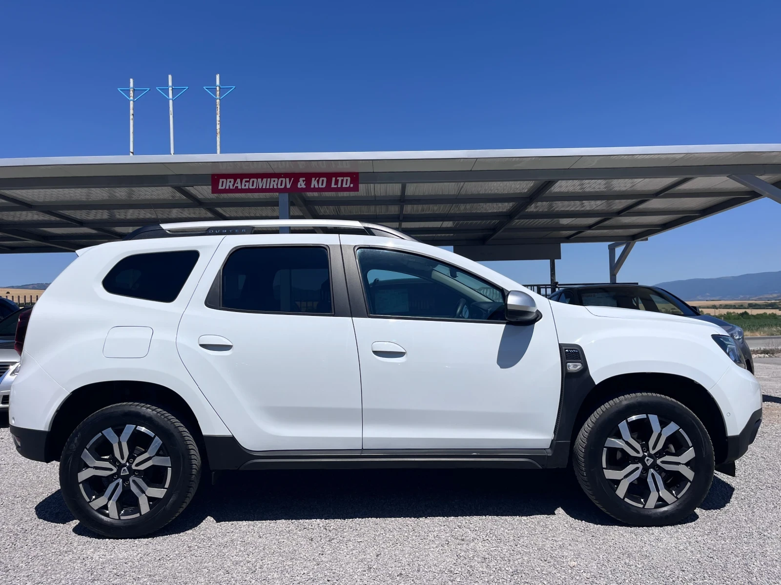 Dacia Duster 1.5Dci 4x4 / Extreme , снимка 8 - Автомобили и джипове - 55736874