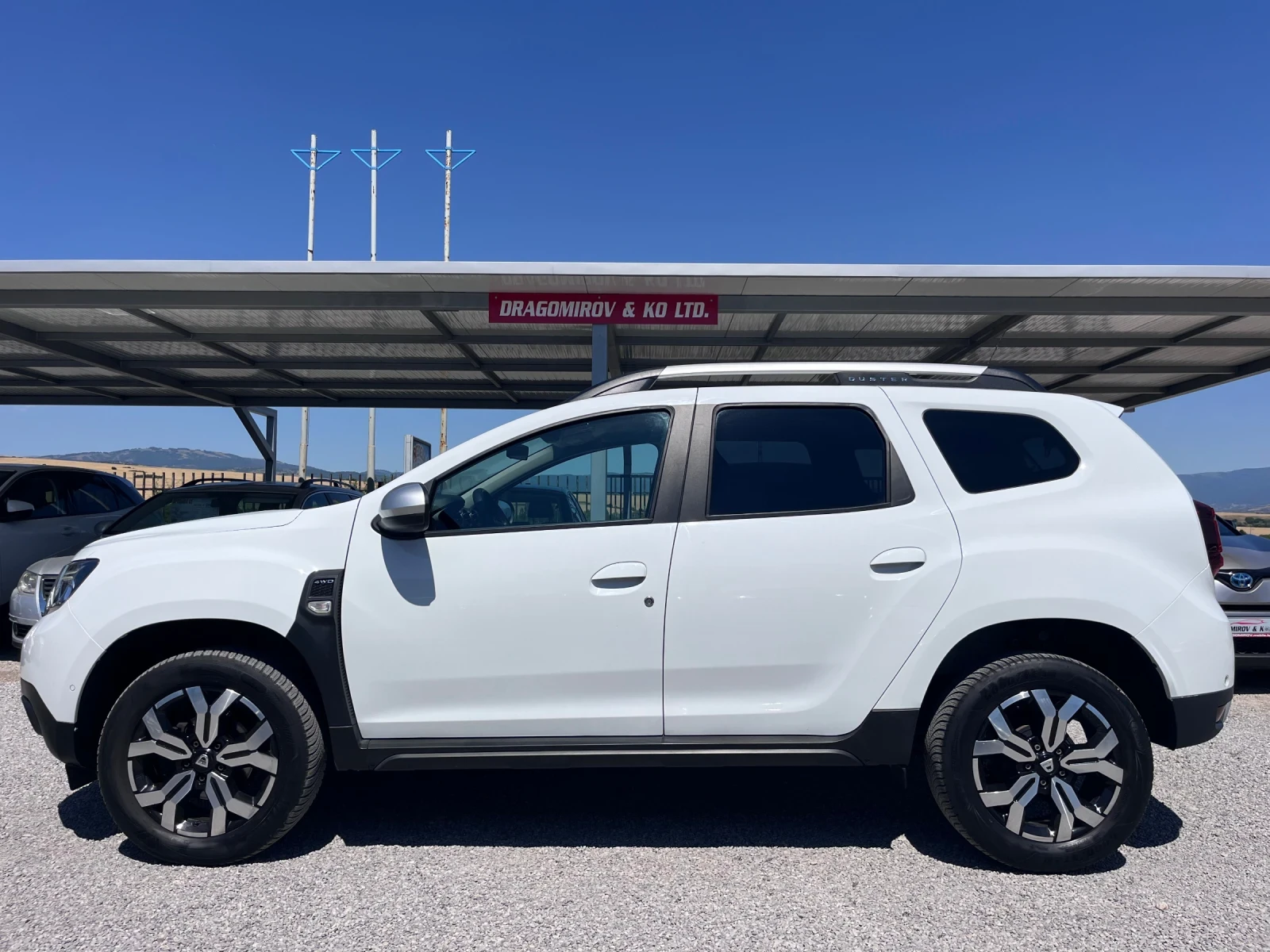 Dacia Duster 1.5Dci 4x4 / Extreme , снимка 9 - Автомобили и джипове - 55736874
