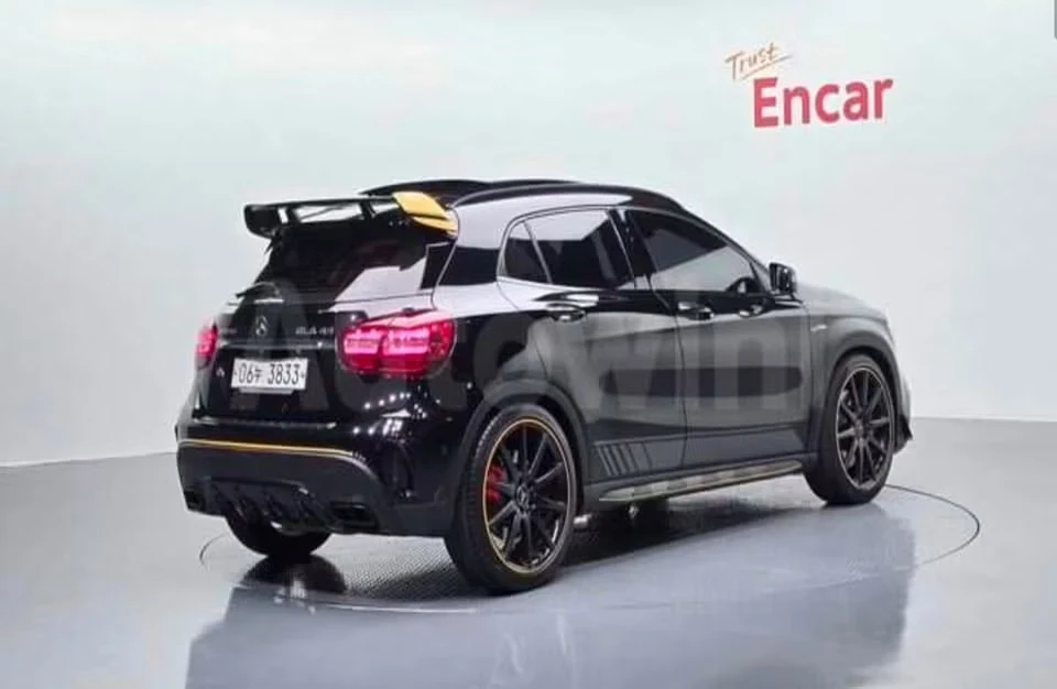 Mercedes-Benz GLA 45 AMG 50th Anniversary , снимка 4 - Автомобили и джипове - 55743555