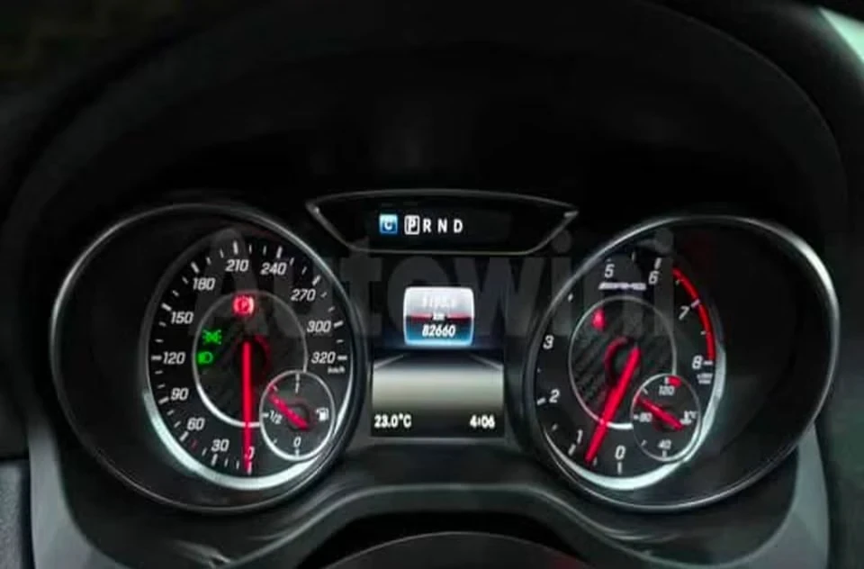 Mercedes-Benz GLA 45 AMG 50th Anniversary , снимка 10 - Автомобили и джипове - 55743555