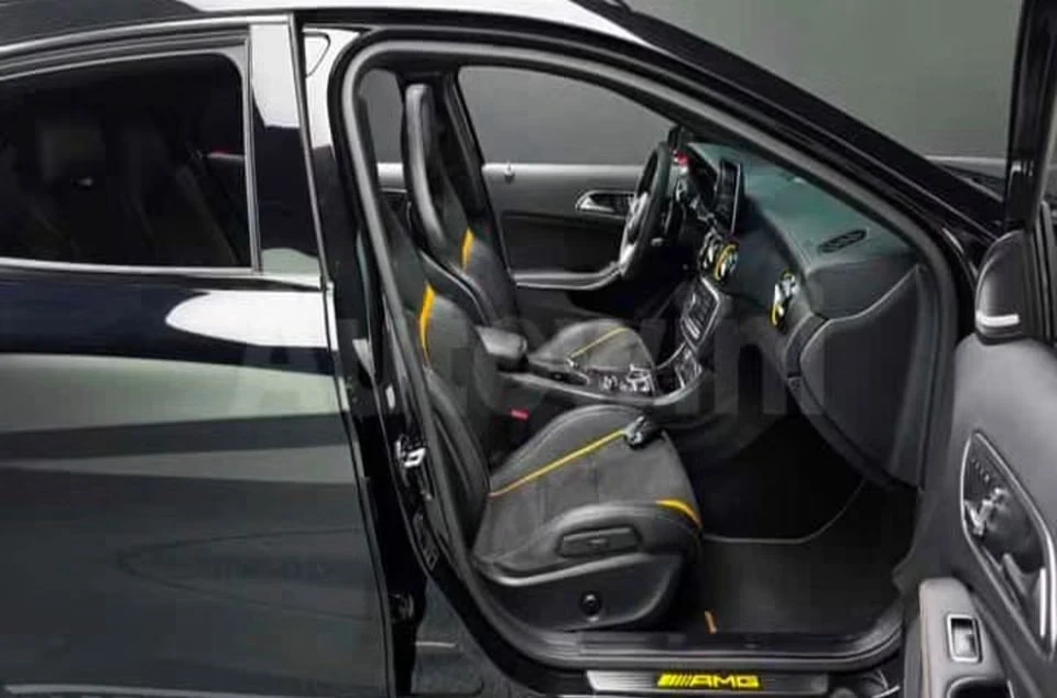 Mercedes-Benz GLA 45 AMG 50th Anniversary , снимка 11 - Автомобили и джипове - 55743555