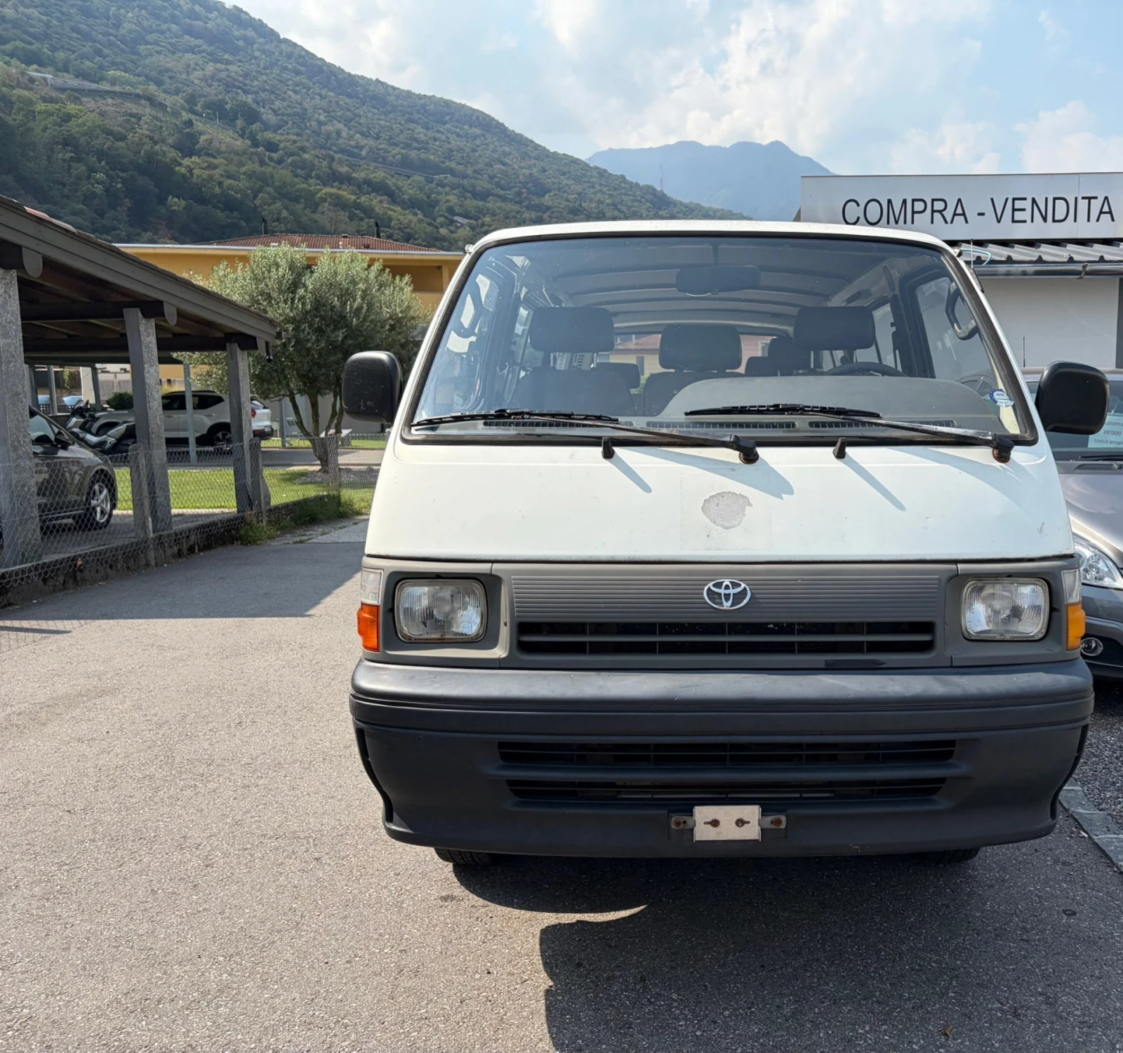 Toyota Hiace Toyota Hiace 2.4i 4WD   4x4   9 ����� | Mobile.bg � ����������� 14