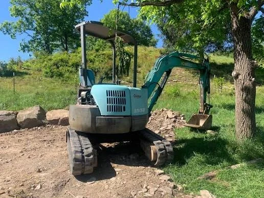 Багер Kobelco 3 тона