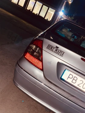 Mercedes-Benz E 320, снимка 7