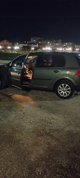 VW Golf 1.6 fsi - 3600 € / 7040.99 лв. - 81215849 4