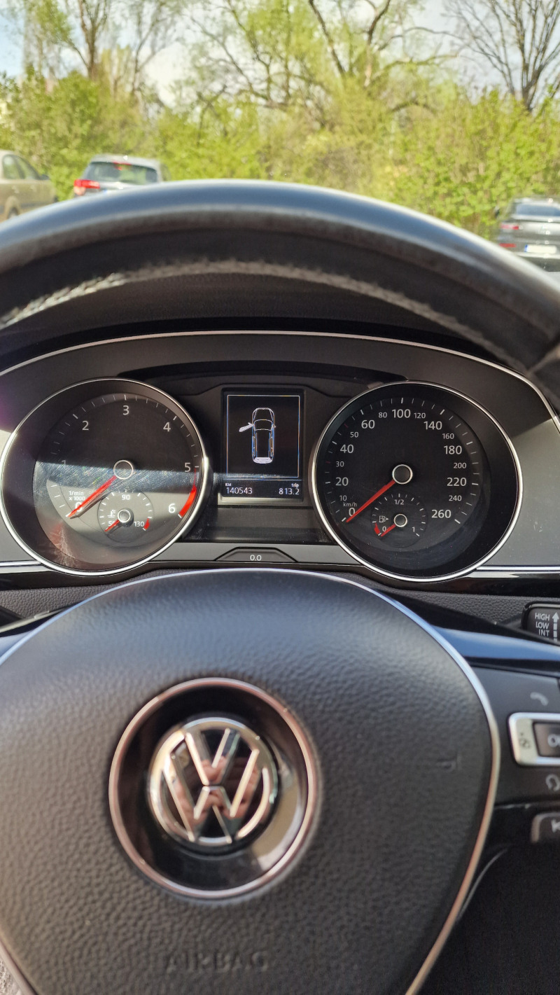 VW Passat, снимка 7 - Автомобили и джипове - 46017769