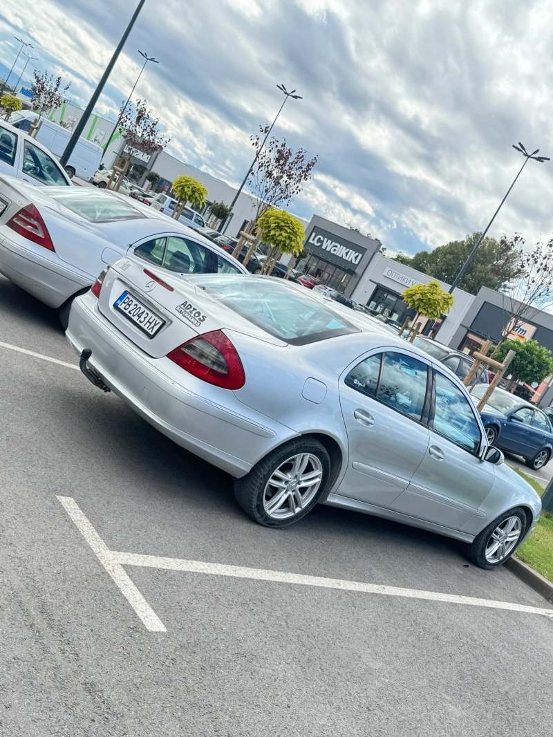 Mercedes-Benz E 320, снимка 3 - Автомобили и джипове - 47487314