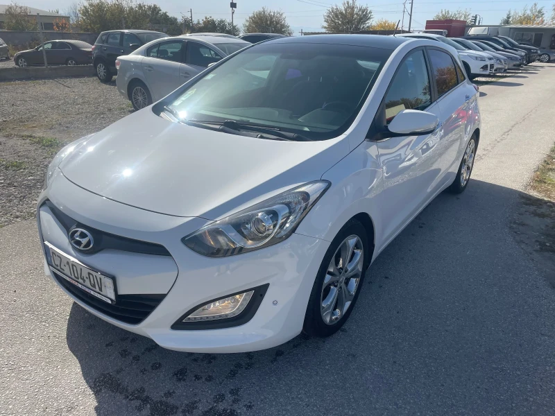 Hyundai I30 1.6 CRDi Navi Panorama, снимка 1 - Автомобили и джипове - 47812778