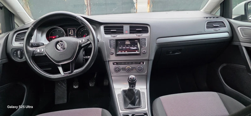 VW Golf 1.6d, снимка 4 - Автомобили и джипове - 51883703