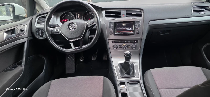 VW Golf 1.6d, снимка 5 - Автомобили и джипове - 51883703