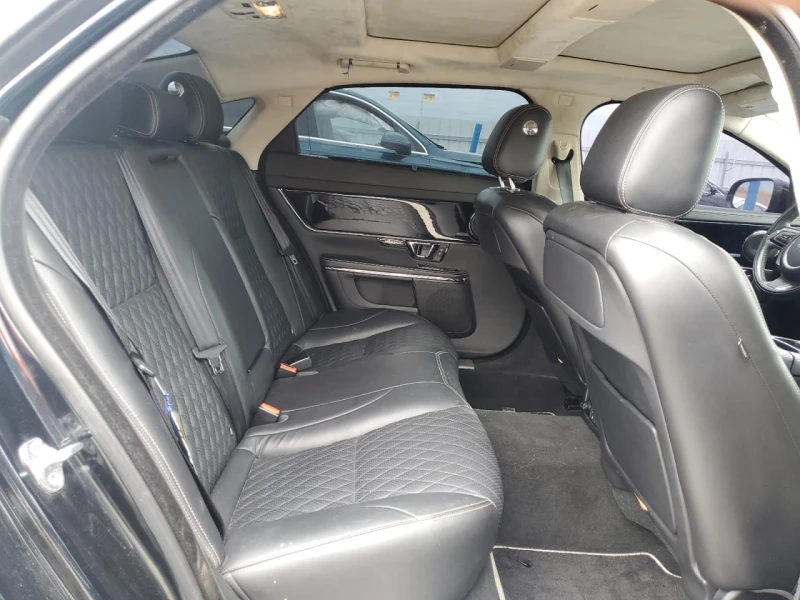 Jaguar Xj XJL Portfolio /Дълга база / Кожен салон / Обдух. /, снимка 10 - Автомобили и джипове - 52016689