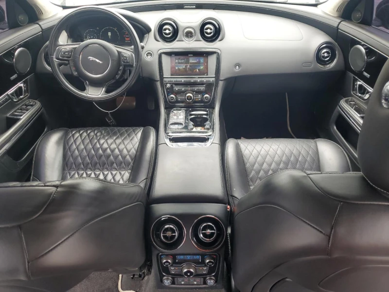Jaguar Xj XJL Portfolio /Дълга база / Кожен салон / Обдух. /, снимка 8 - Автомобили и джипове - 52016689