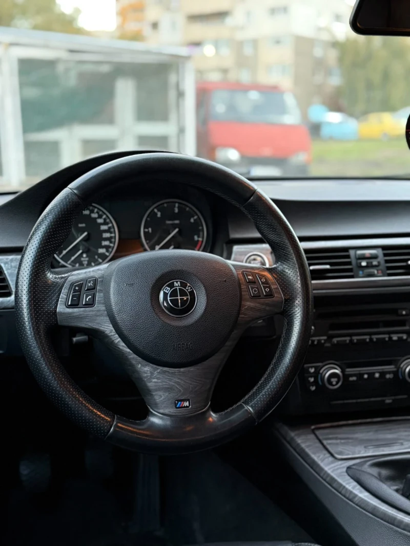 BMW 320, снимка 3 - Автомобили и джипове - 52729660