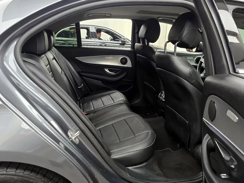 Mercedes-Benz E 200, снимка 12 - Автомобили и джипове - 52690131