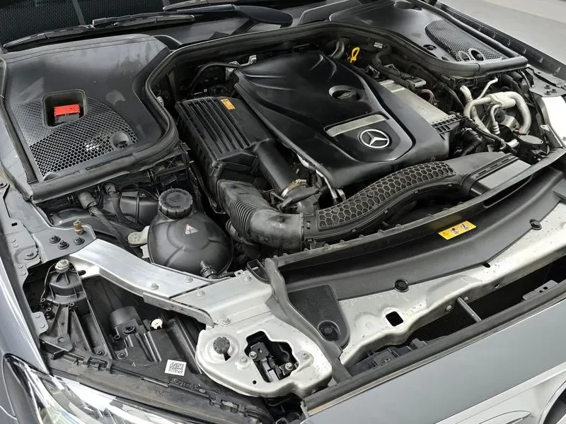 Mercedes-Benz E 200, снимка 6 - Автомобили и джипове - 52690131