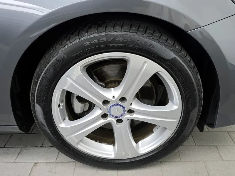 Mercedes-Benz E 200, снимка 5 - Автомобили и джипове - 52690131