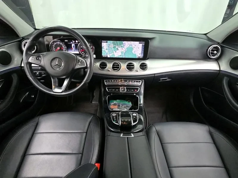 Mercedes-Benz E 200, снимка 7 - Автомобили и джипове - 52690131