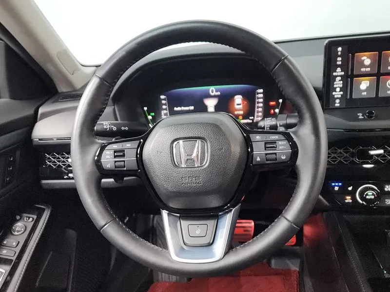 Honda Accord 2.0 Hybrid Touring, снимка 12 - Автомобили и джипове - 55815323