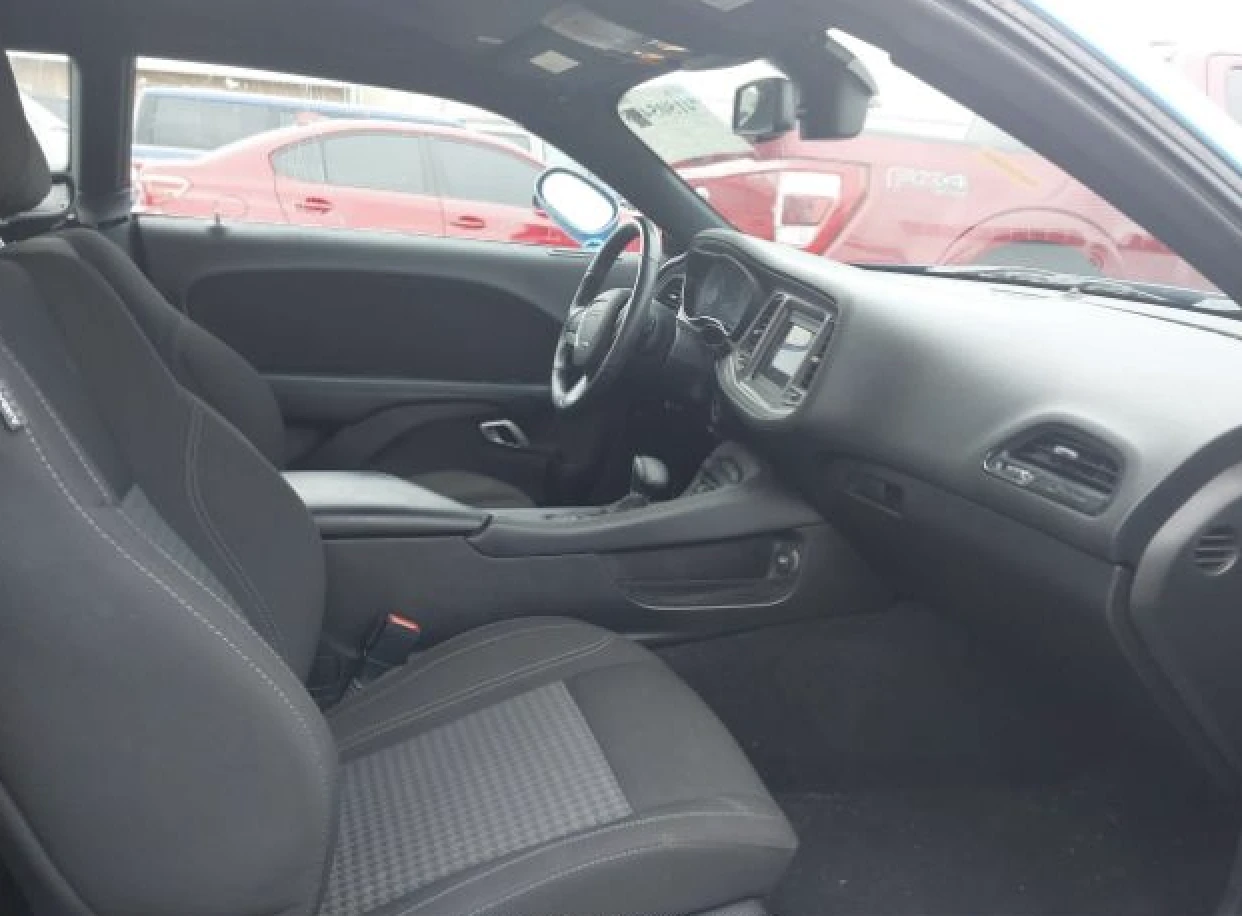 Dodge Challenger SXT* ПОДГРЕВ* KEYLESS* 8ZF - изображение 7