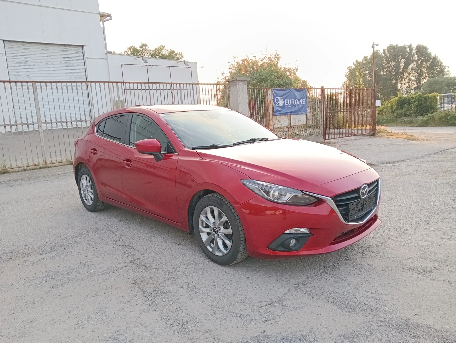 Mazda 3 2.2 D SKY ACTIVE - изображение 2