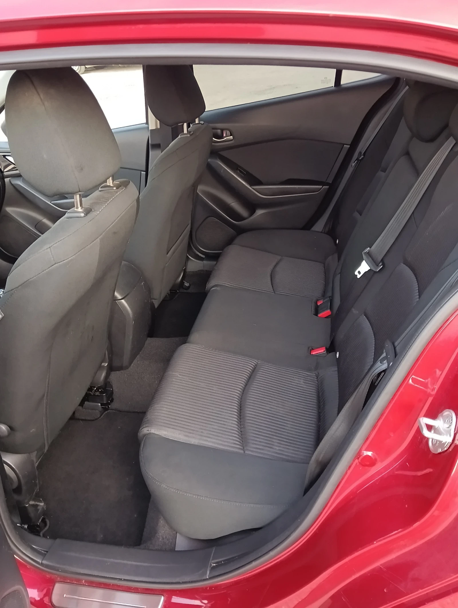 Mazda 3 2.2 D SKY ACTIVE - изображение 6