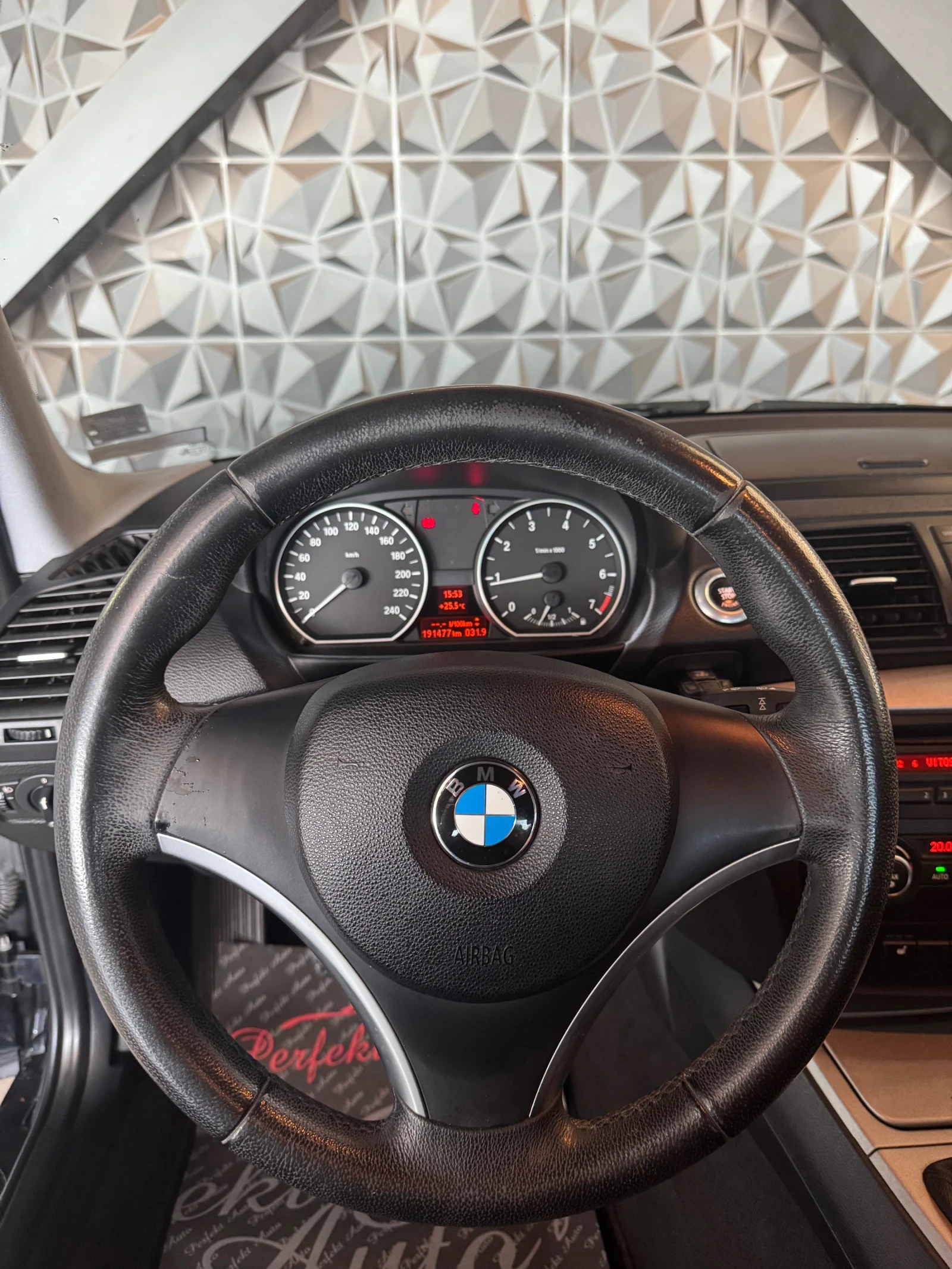 BMW 120  - изображение 9