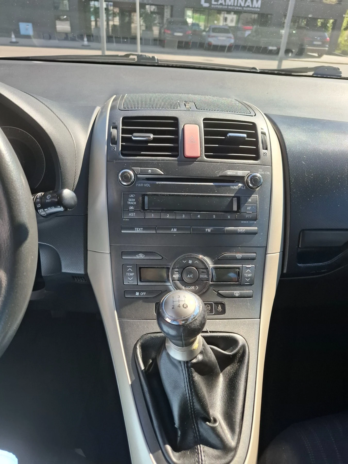 Toyota Auris  - изображение 8