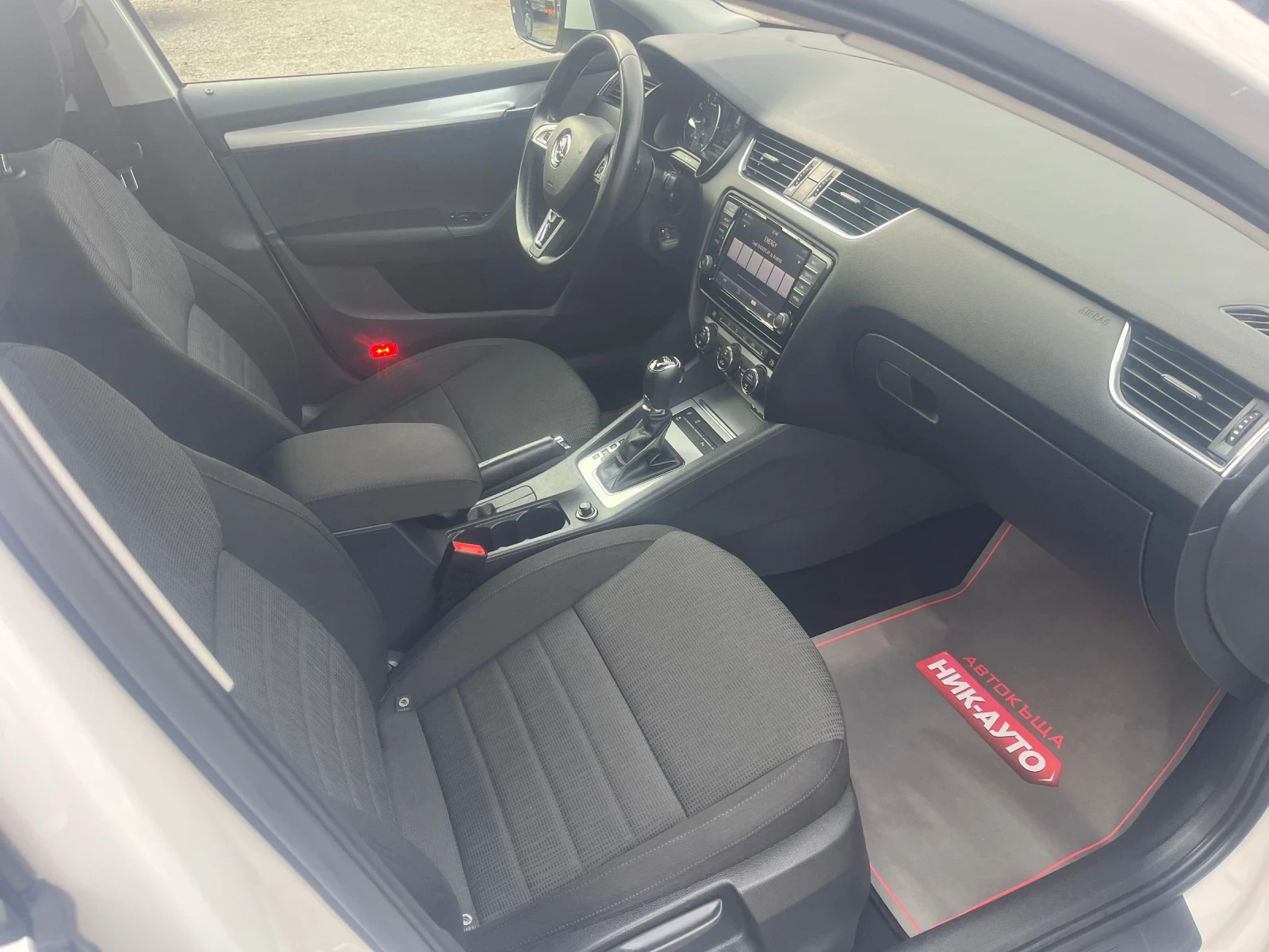 Skoda Octavia 1.8TSI 4x4 DSG Elegance Euro6 | Mobile.bg � ����������� 11