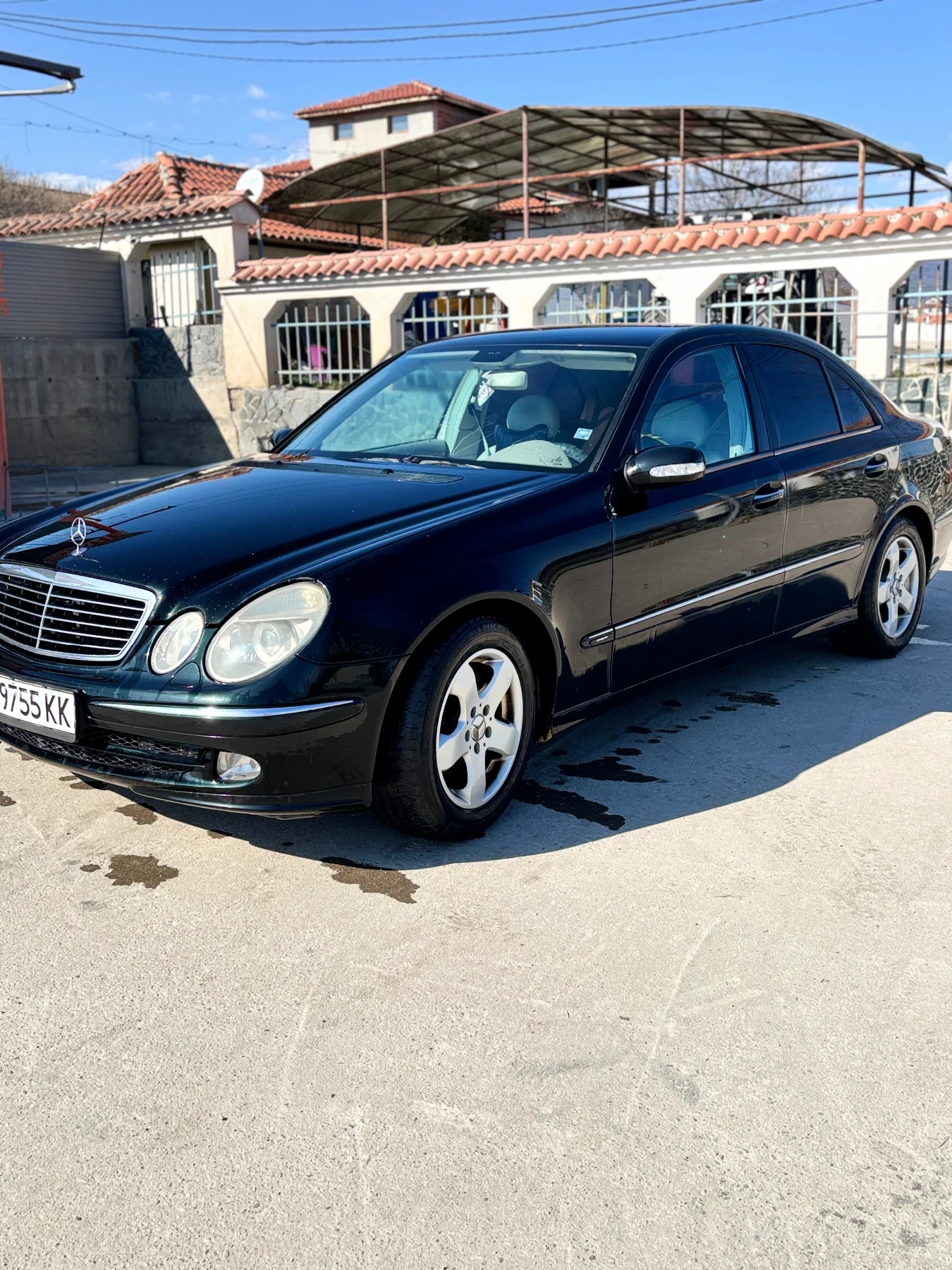 Mercedes-Benz E 220, снимка 3 - Автомобили и джипове - 53814392